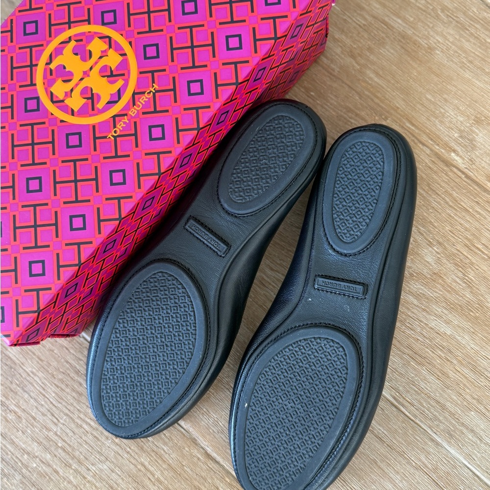 Tory Burch Black Ballet Flats 7.5 NWT - Picture 3 of 5